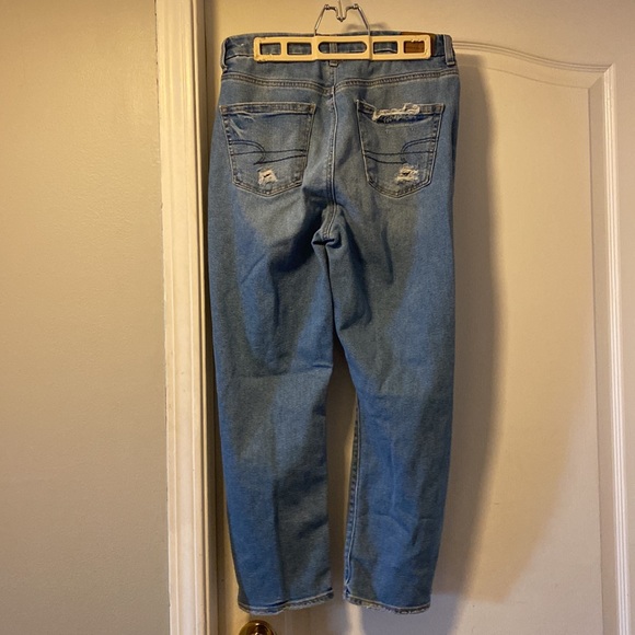 Light wash curve American eagle jeans - Picture 2 of 4